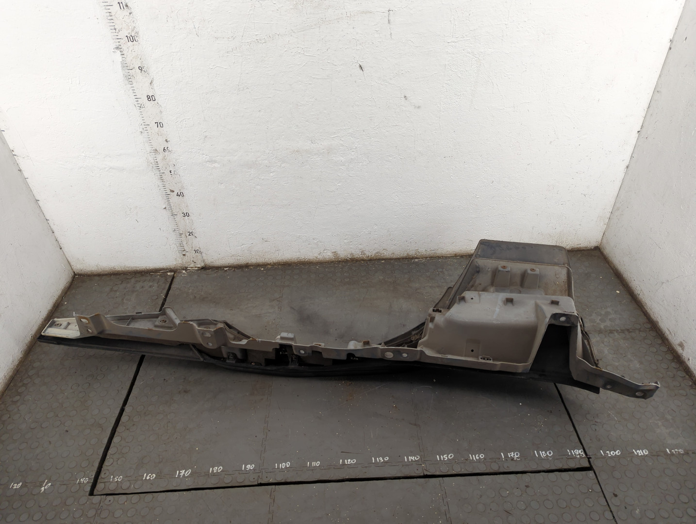 Подножка правая