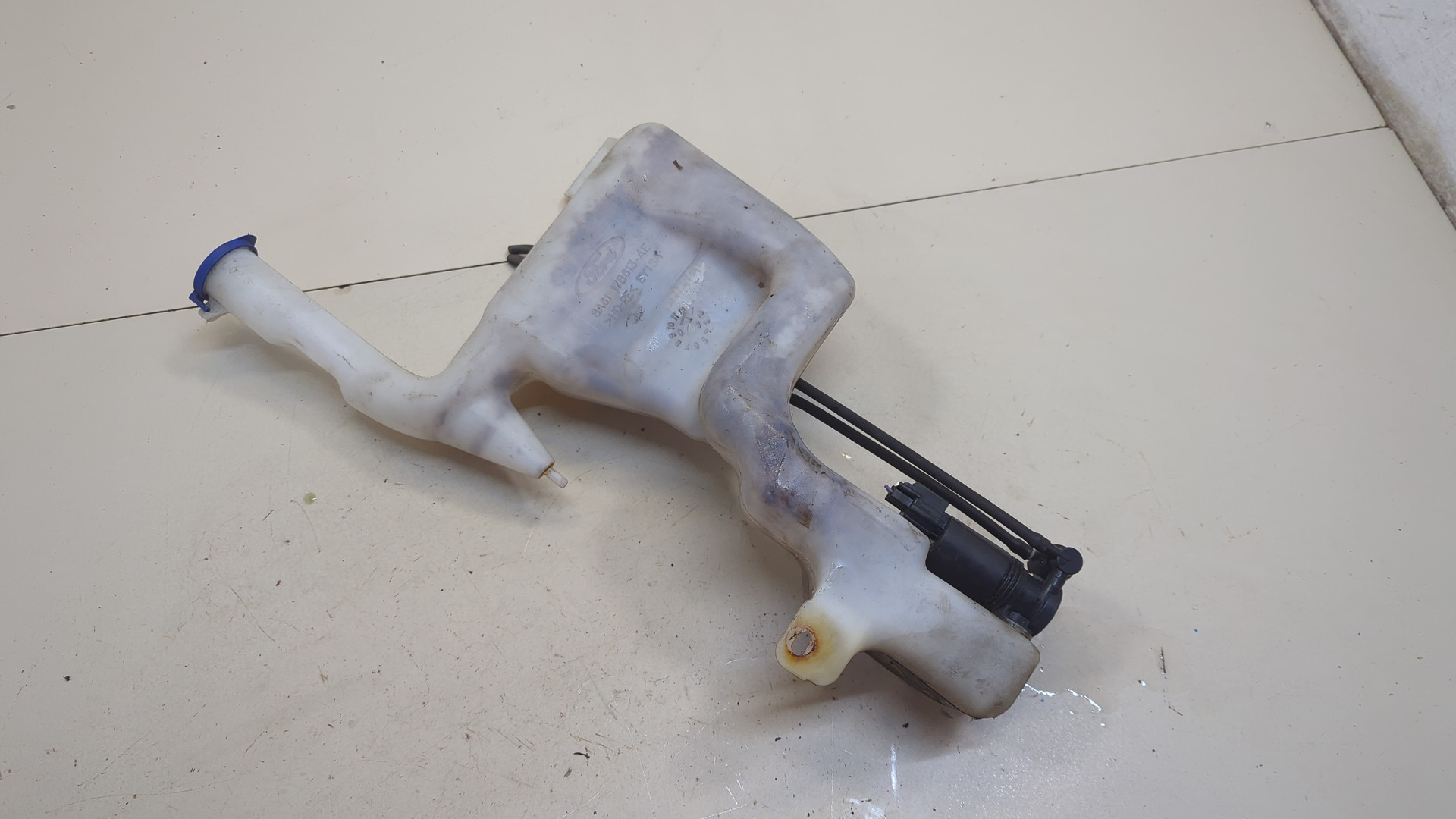 Бачок омывателя лобового стекла