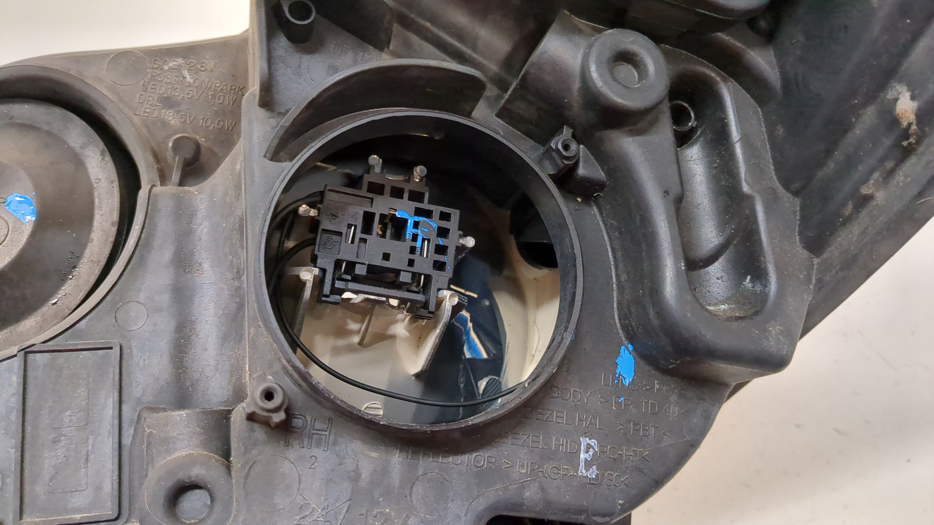 Фара правая