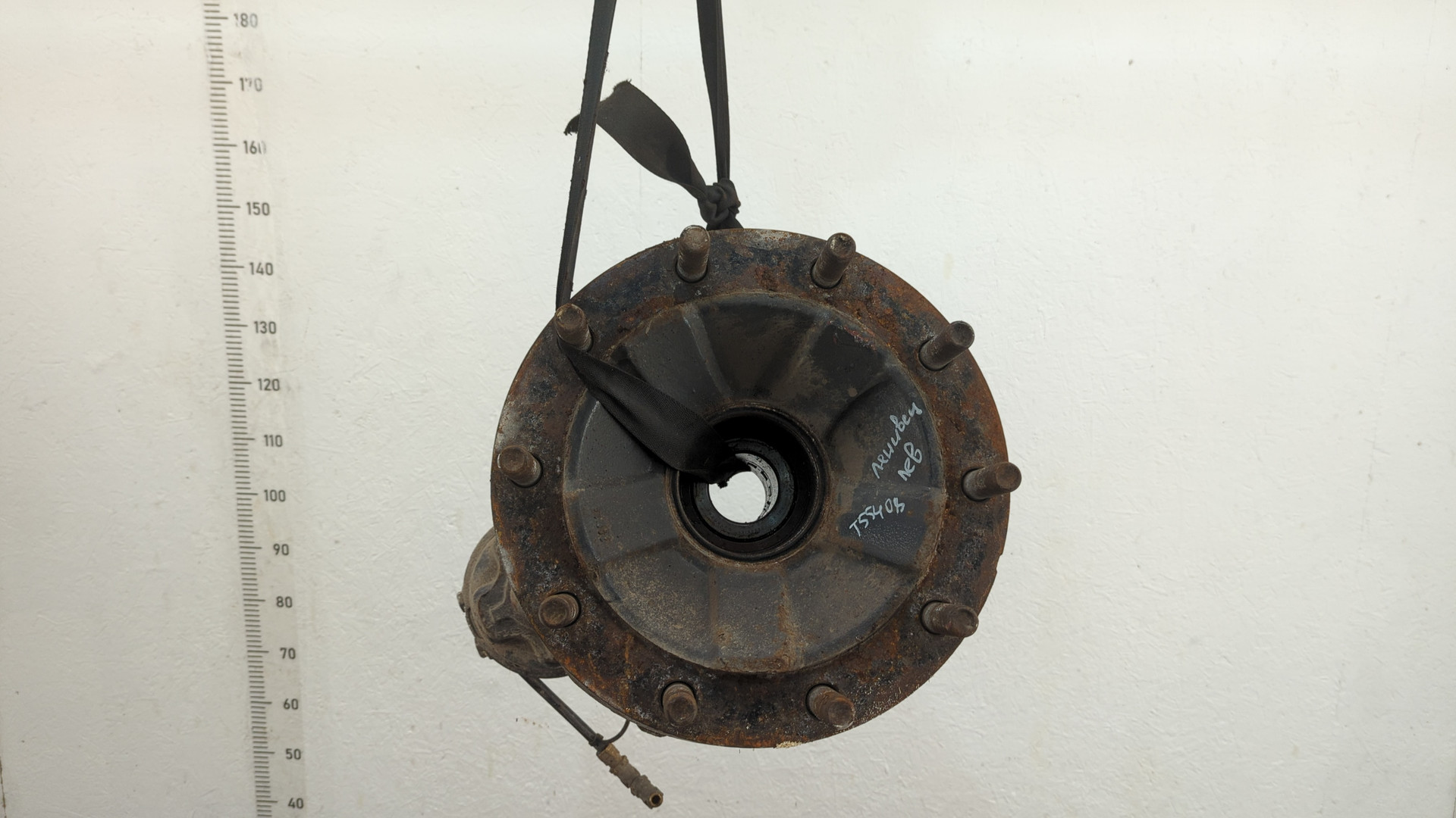 Кулак поворотный задний левый