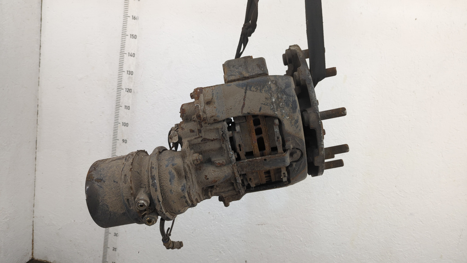 Кулак поворотный задний левый