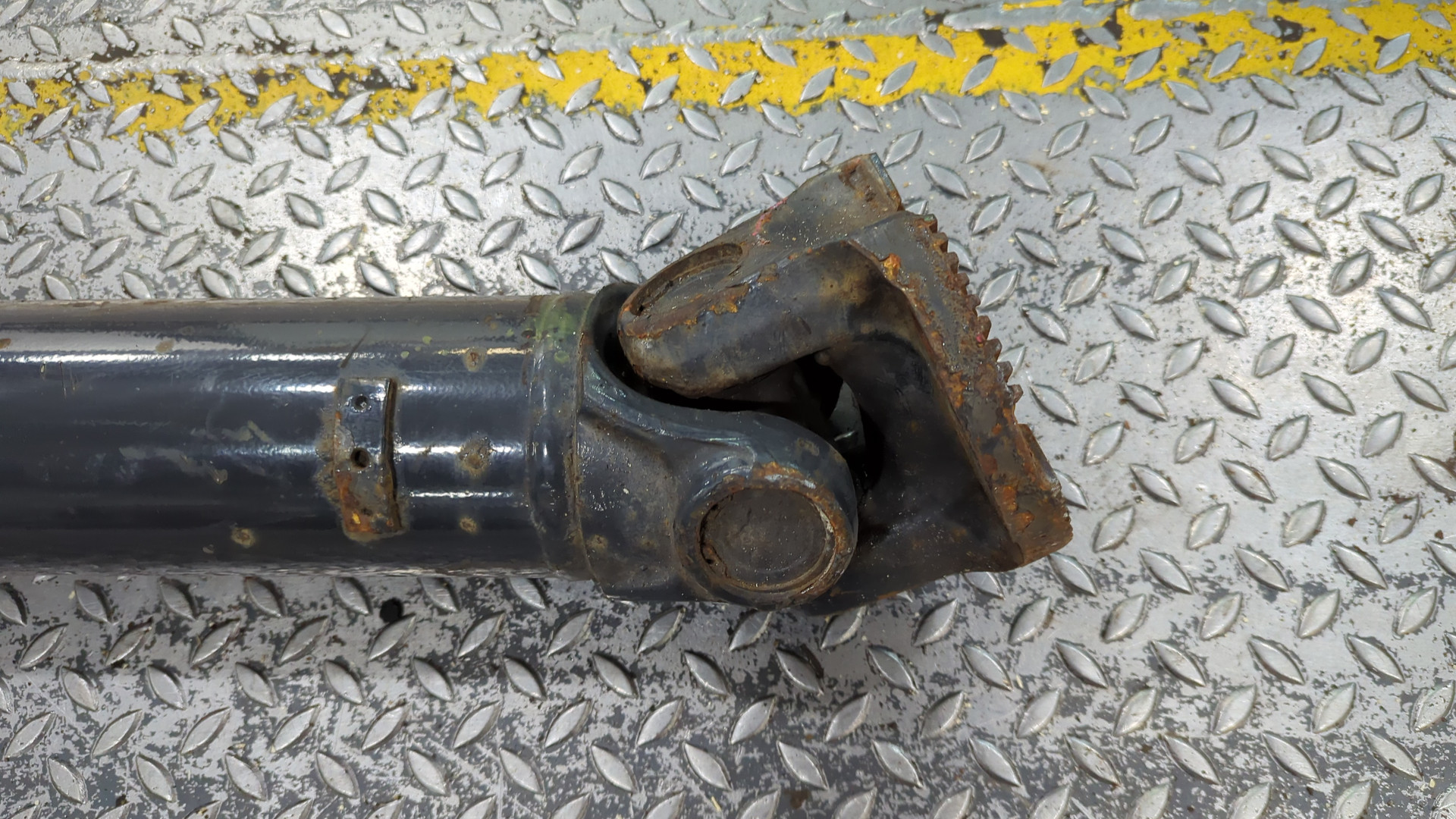 Вал карданный задний