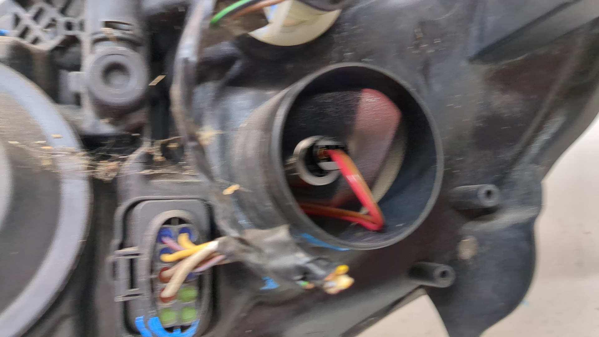 Фара правая