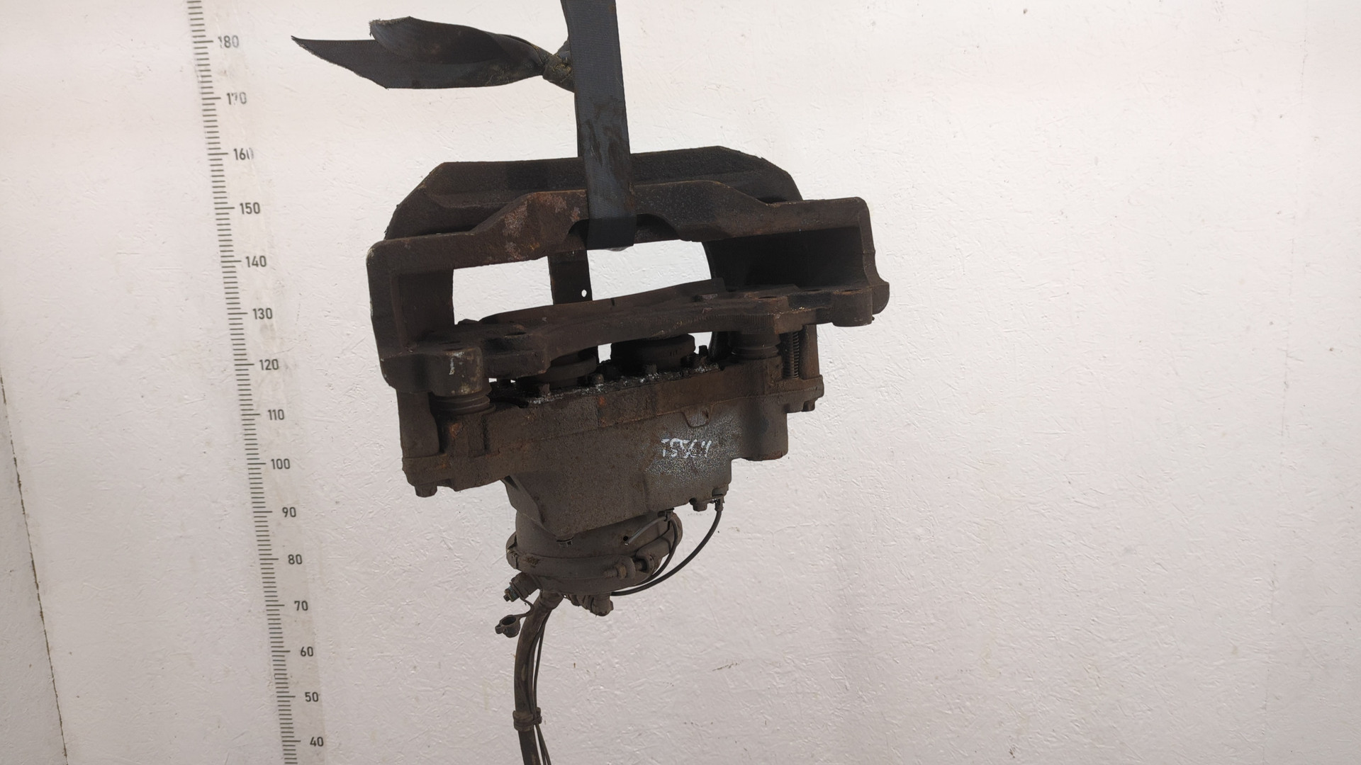 Суппорт передний левый