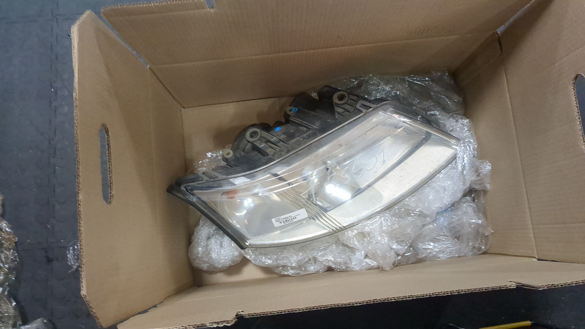 Фара правая