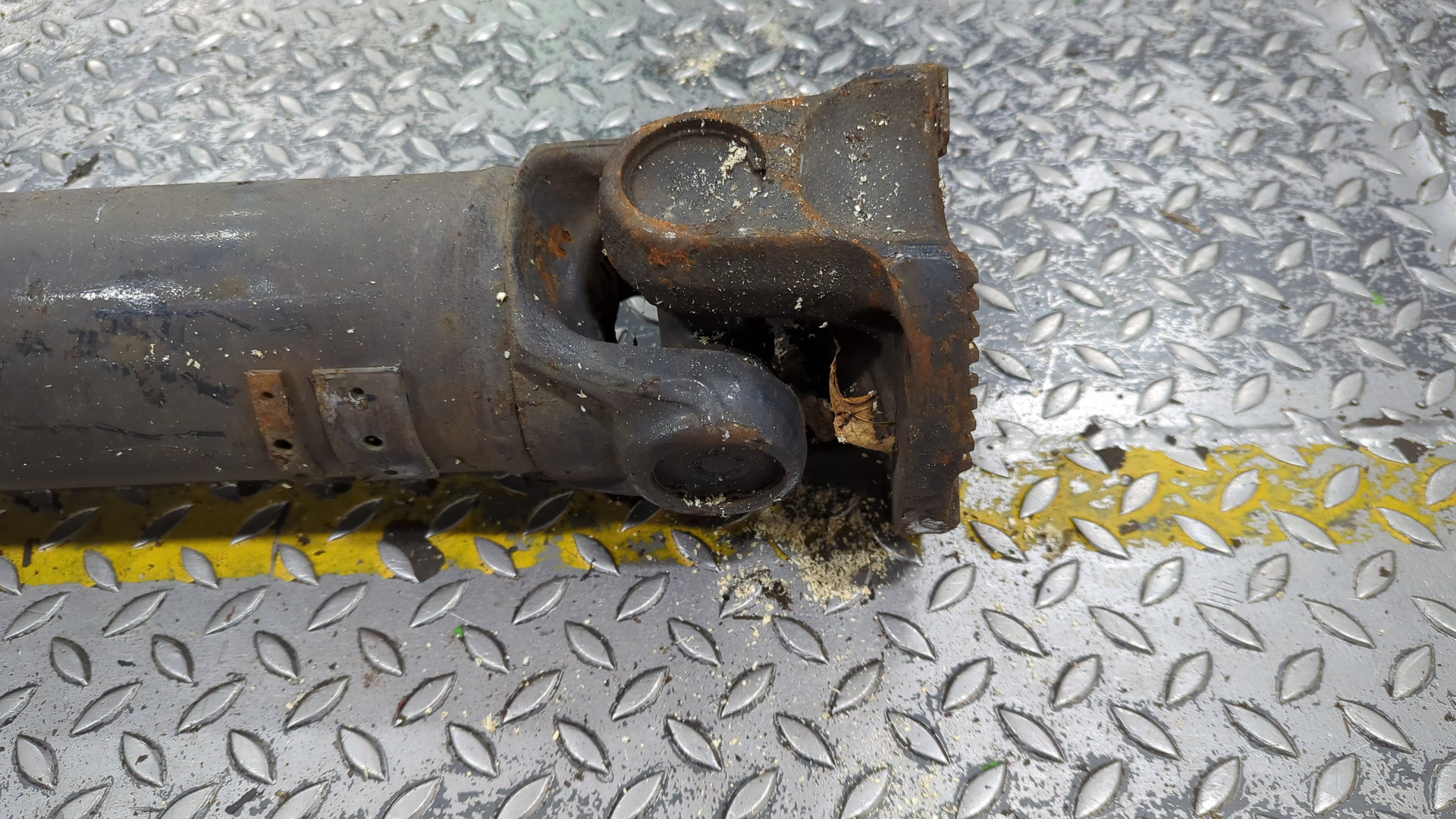 Вал карданный задний