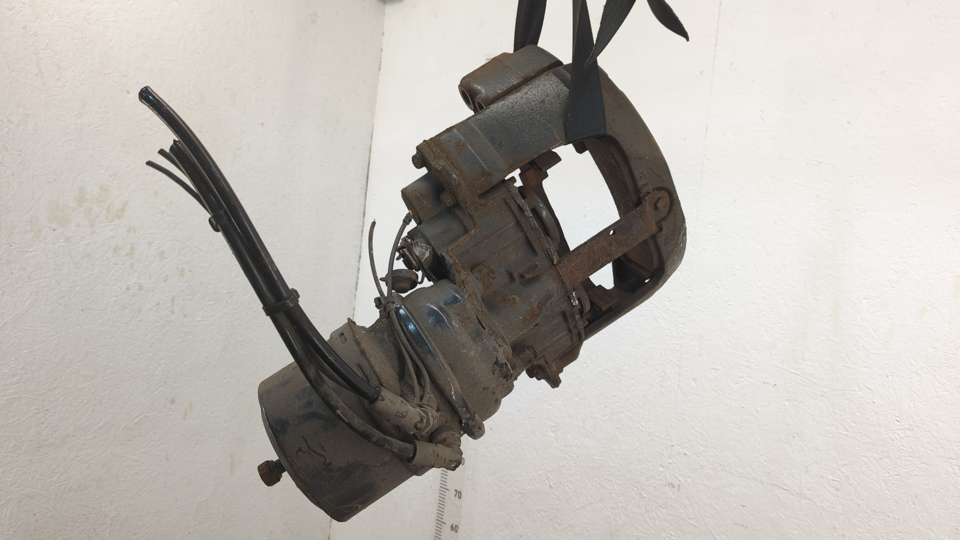 Суппорт задний правый