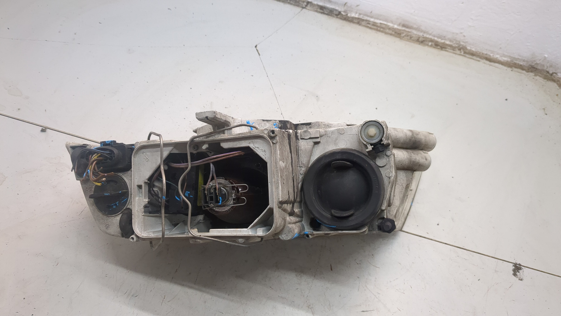 Фара правая