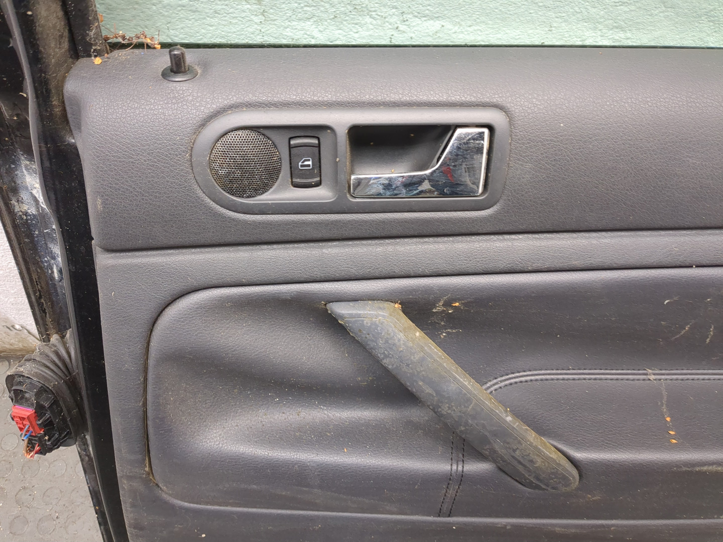 Дверь задняя правая