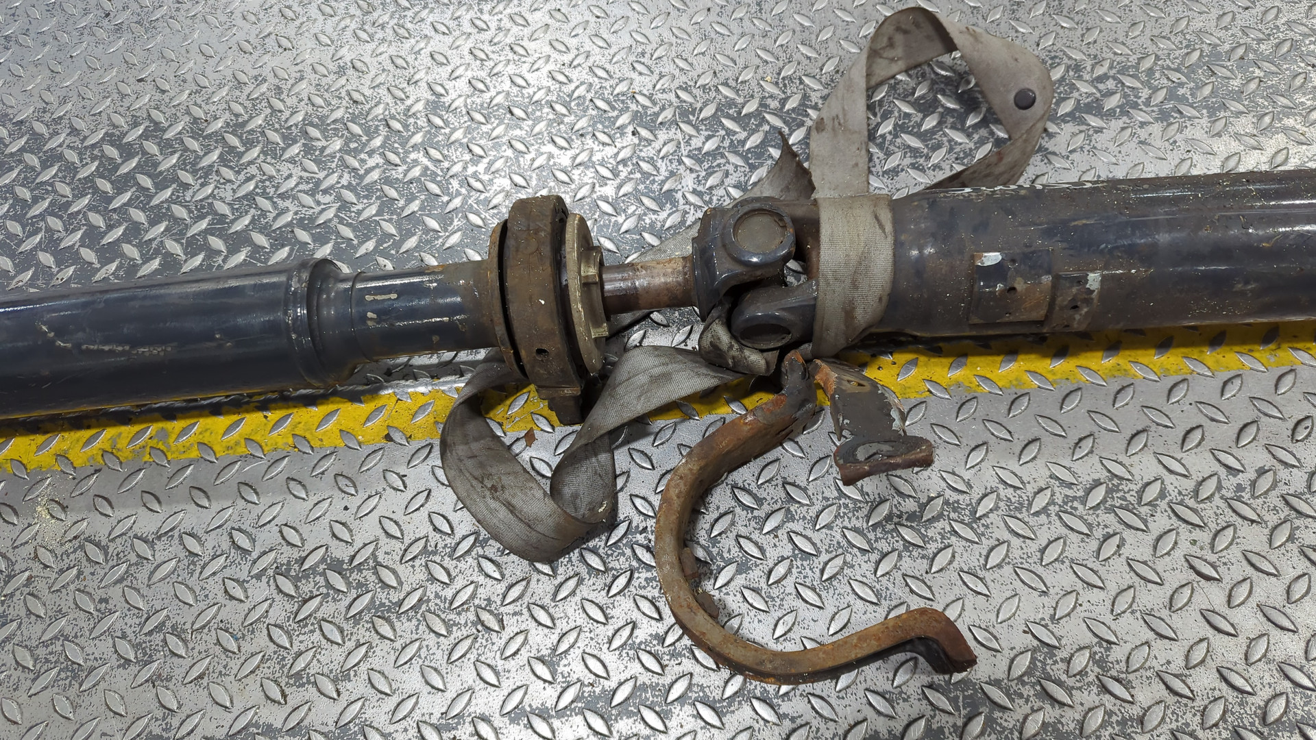 Вал карданный задний