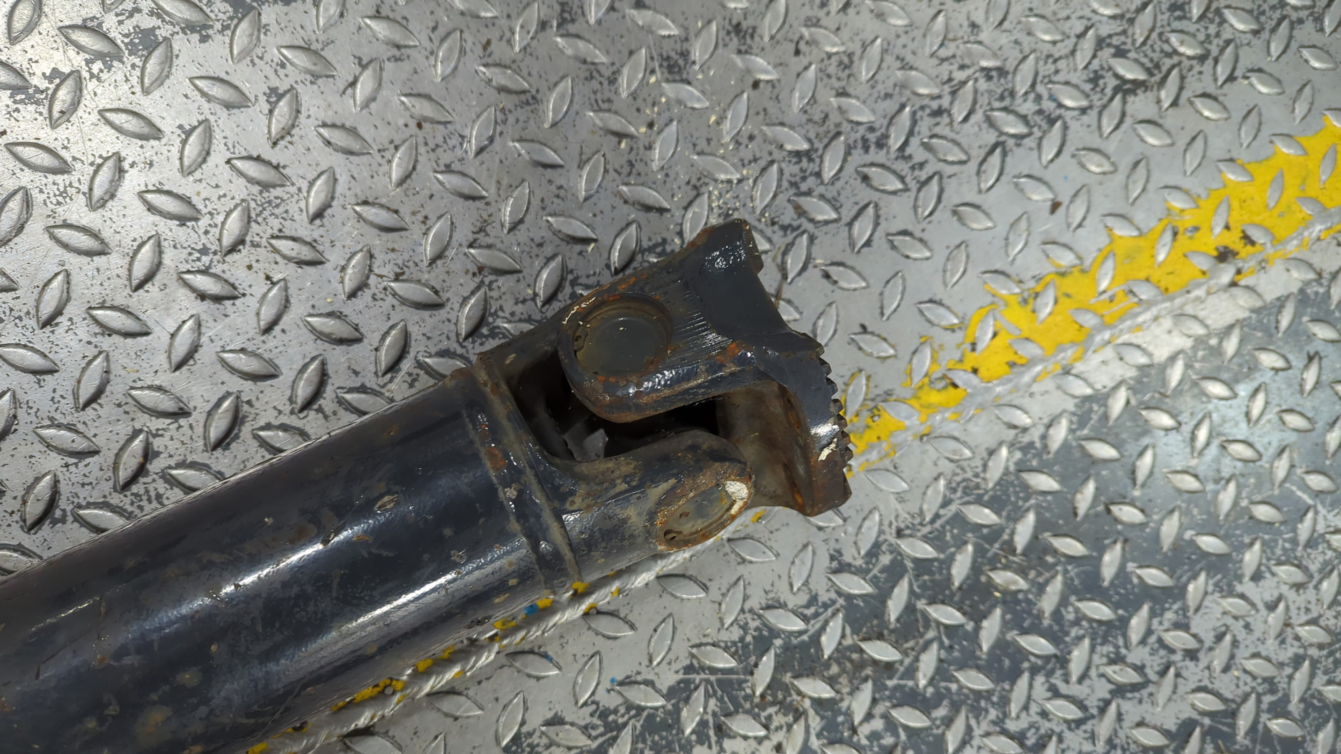 Вал карданный задний