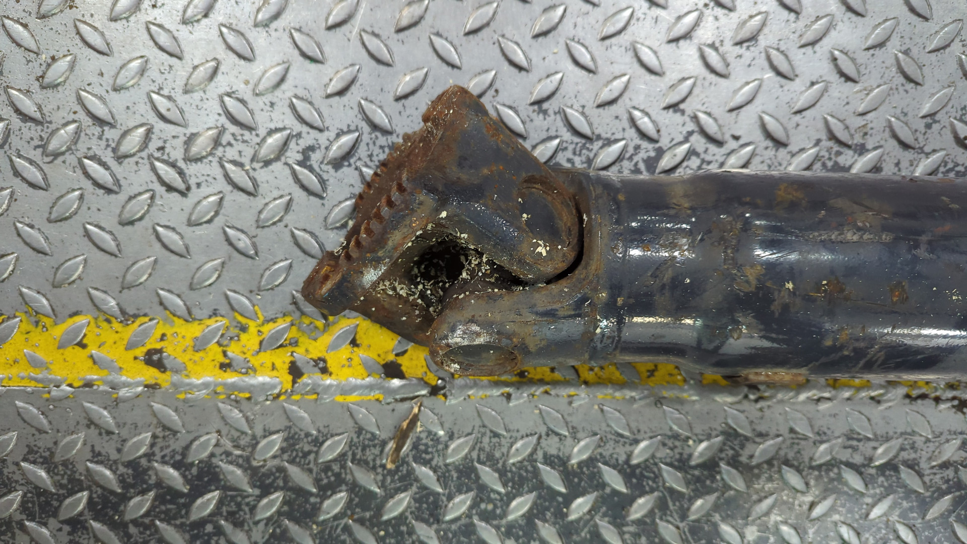 Вал карданный задний