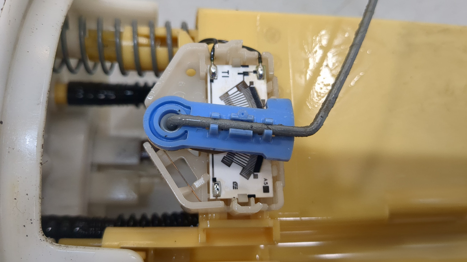 Датчик уровня топлива