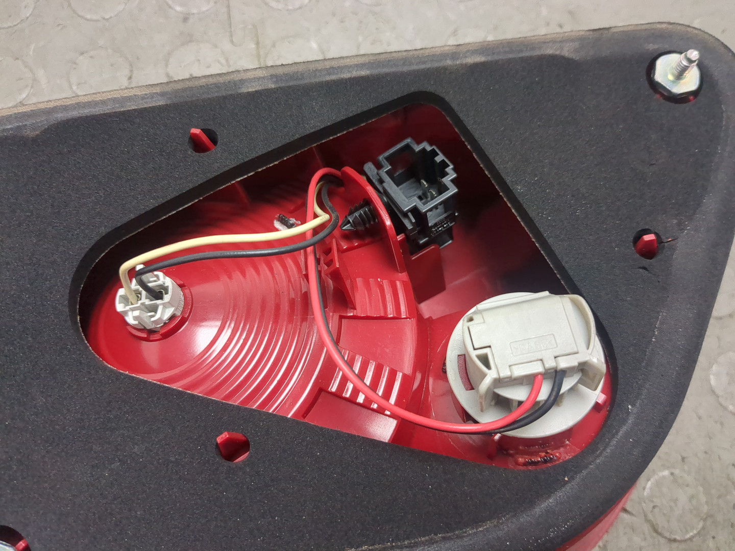 Фонарь задний внутренний правый