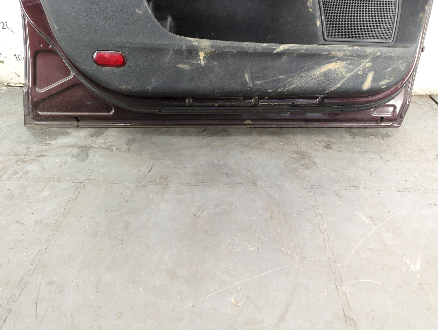 Дверь передняя левая