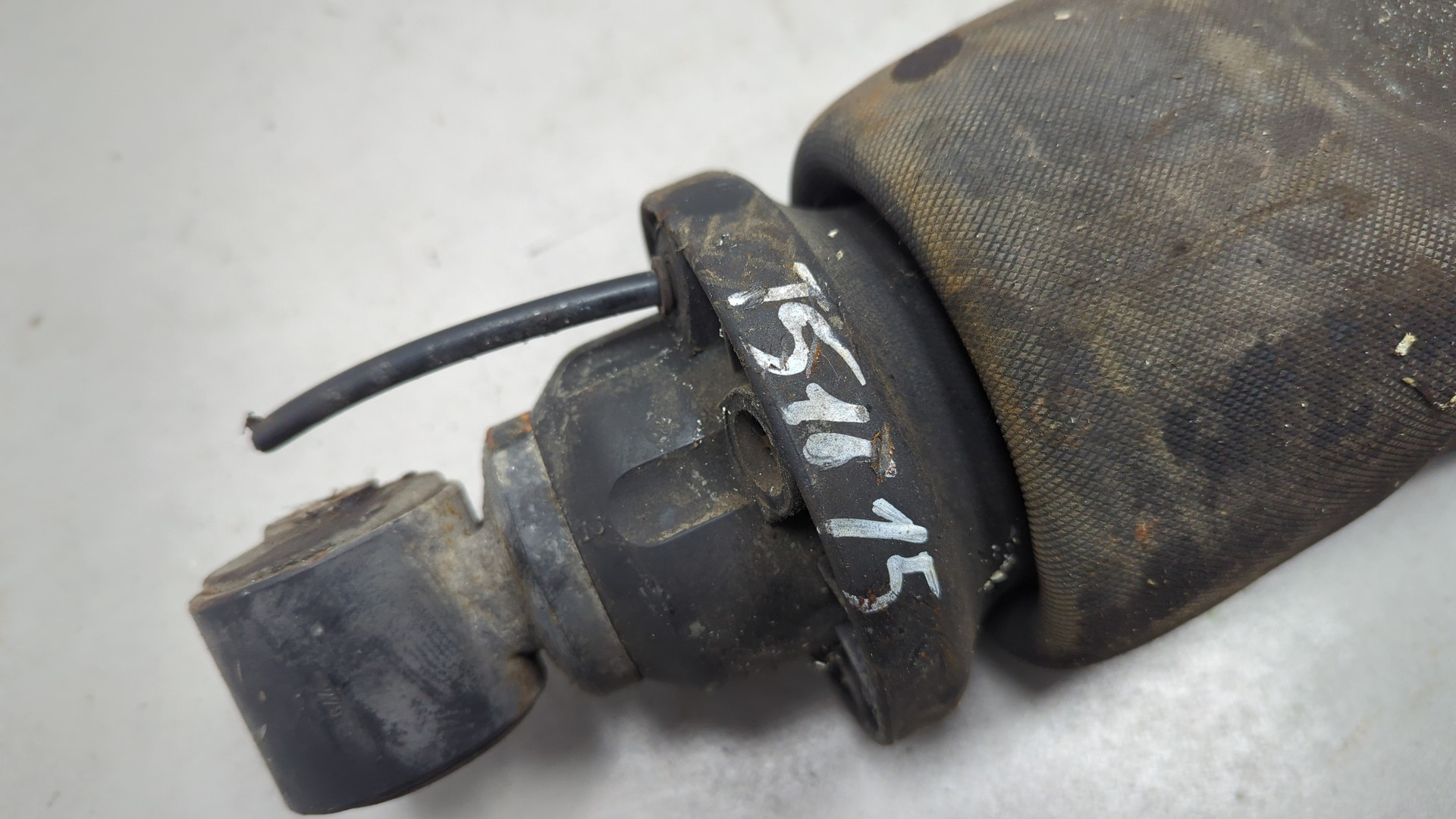 Амортизатор кабины