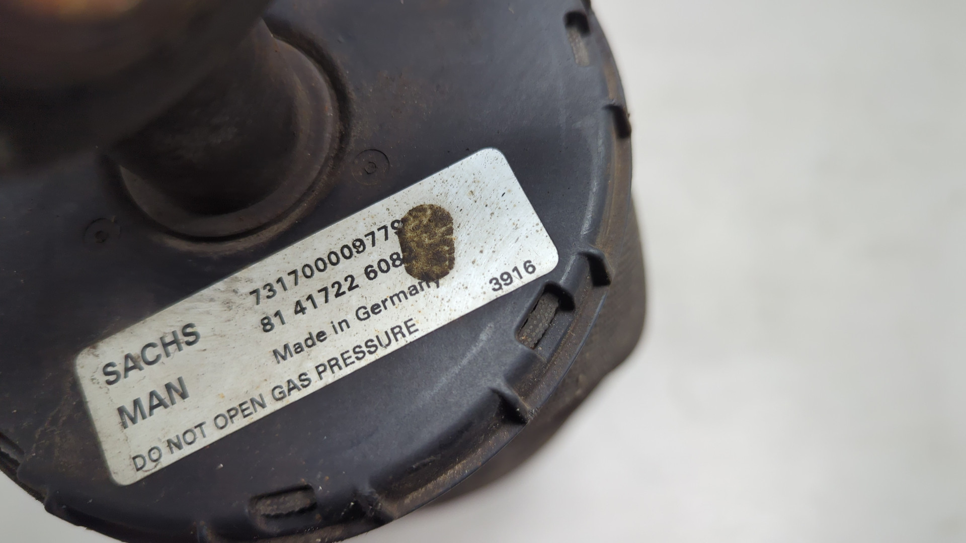 Амортизатор кабины