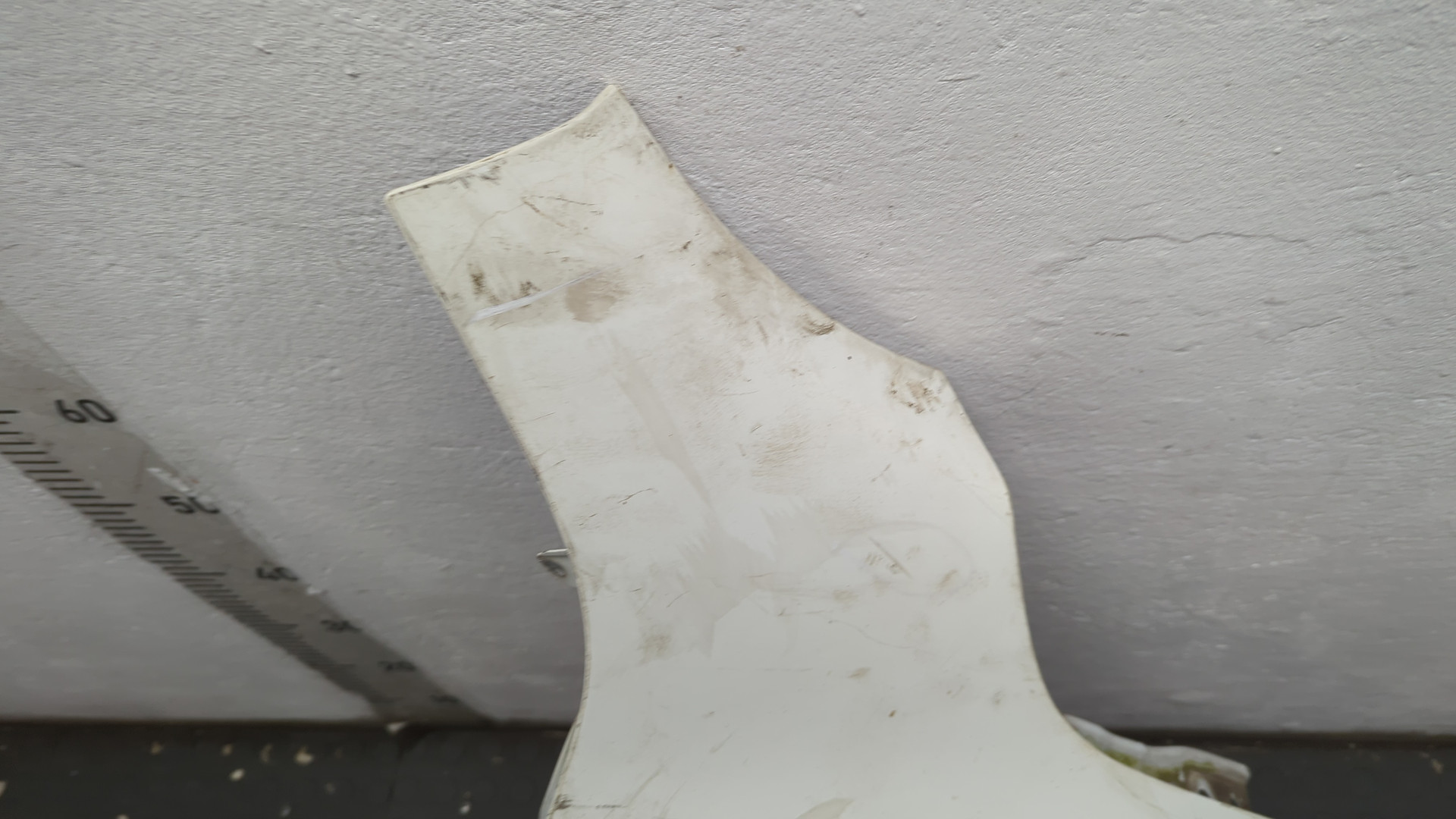 Крыло переднее правое