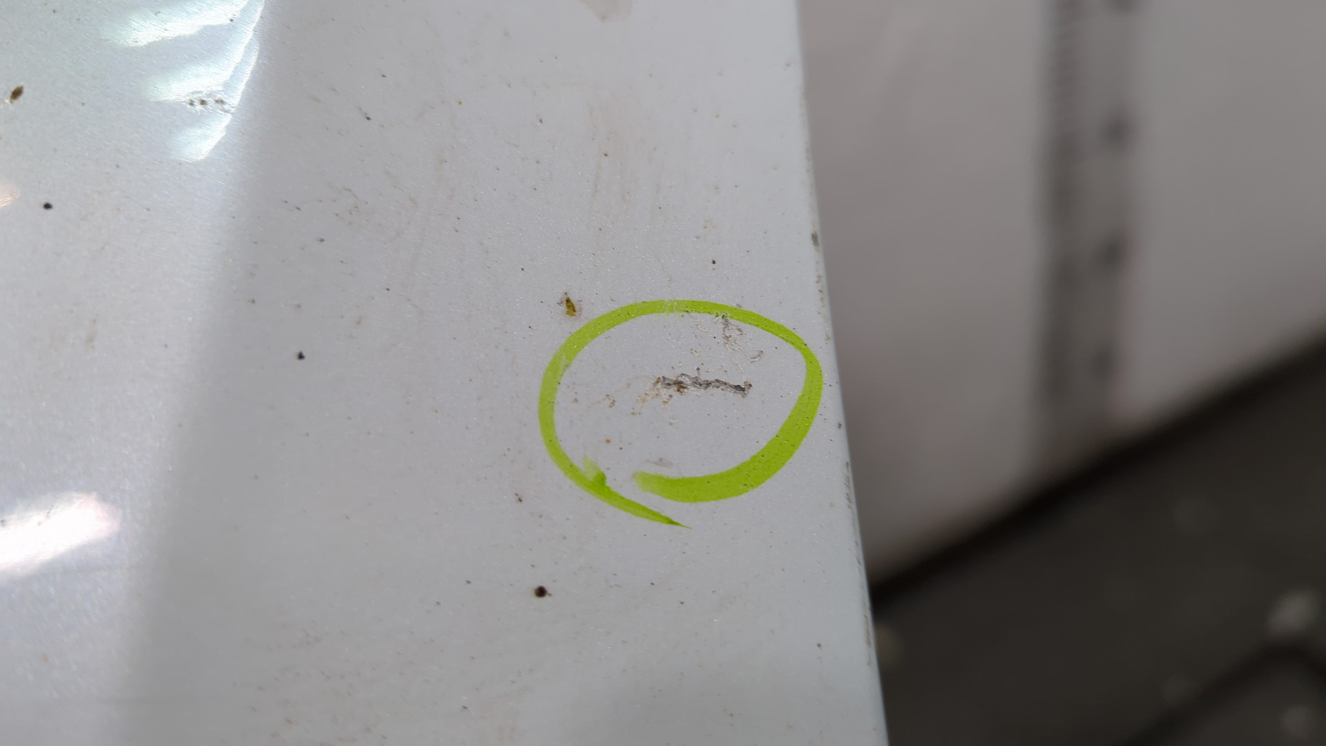 Крыло переднее правое