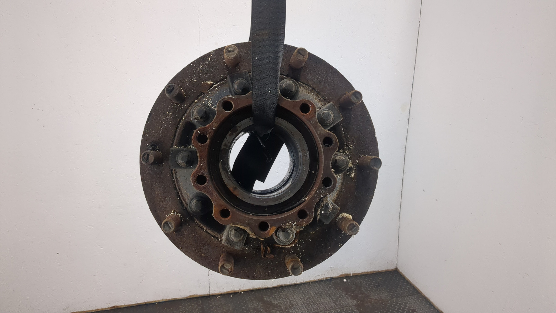 Кулак поворотный задний правый