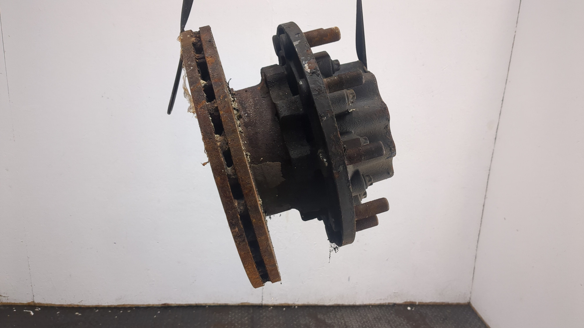 Кулак поворотный задний правый