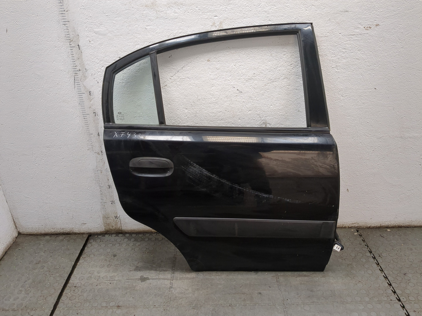 Дверь задняя правая