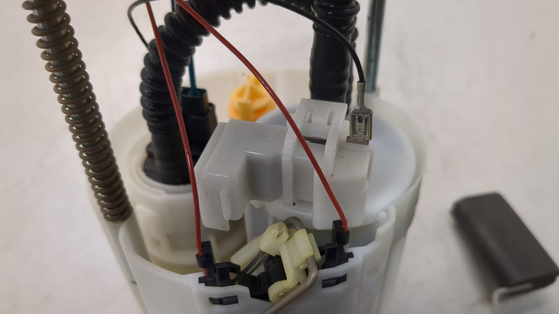 Насос топливный электрический