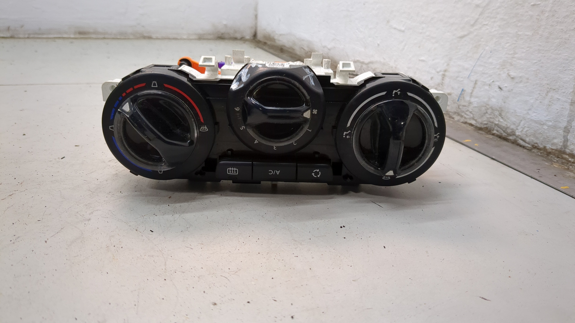 Переключатель отопителя