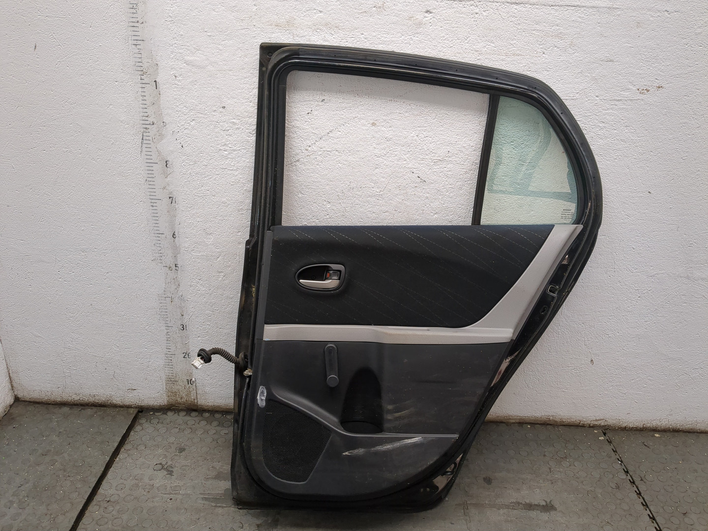 Дверь задняя правая