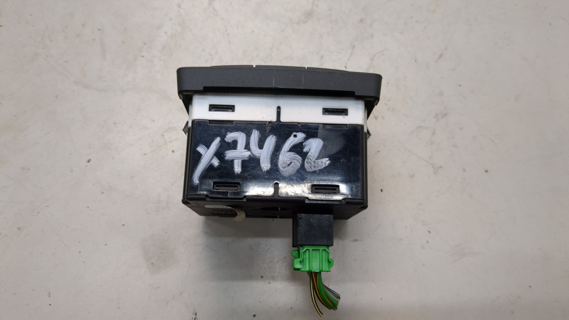 Переключатель света фар