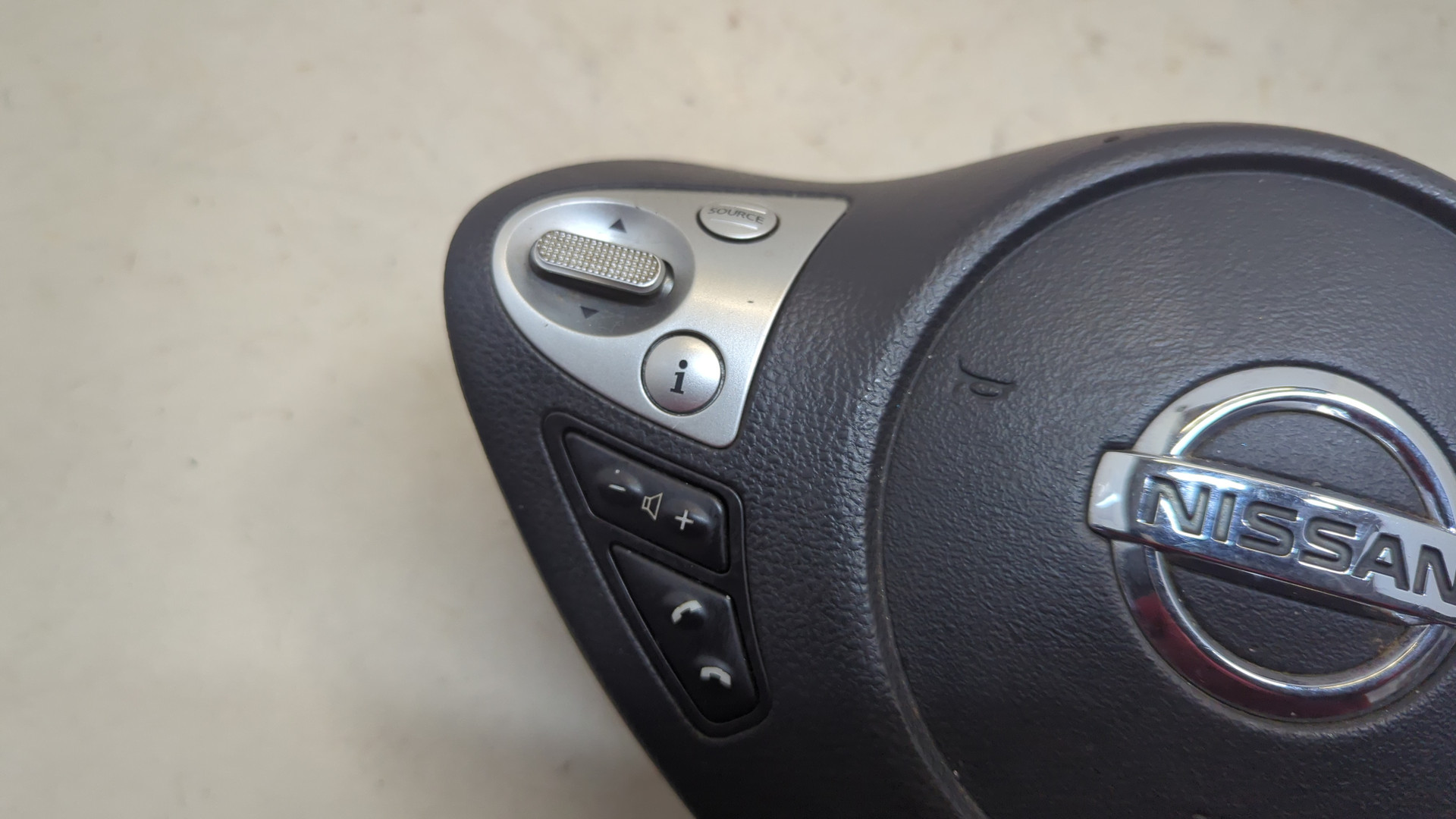 Подушка безопасности в рулевое колесо