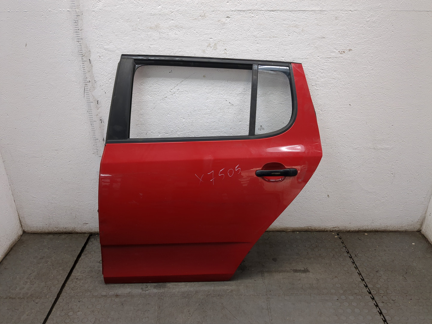 Дверь задняя левая