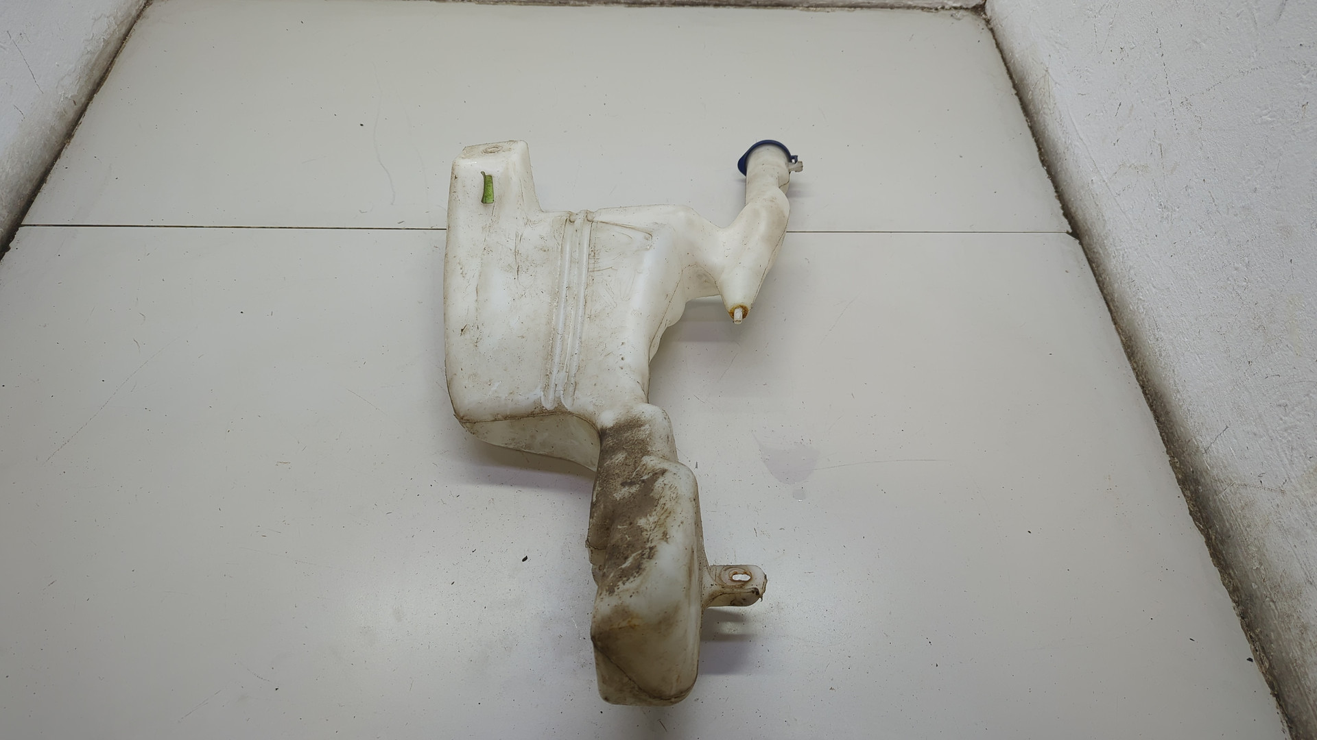 Бачок омывателя лобового стекла