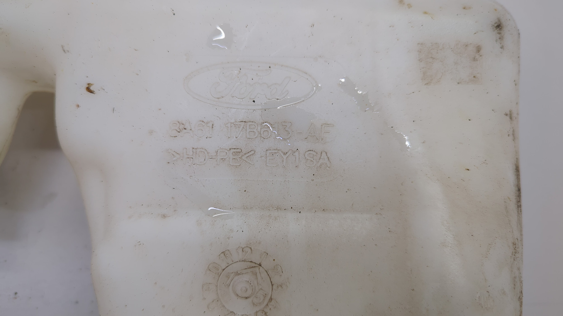 Бачок омывателя лобового стекла