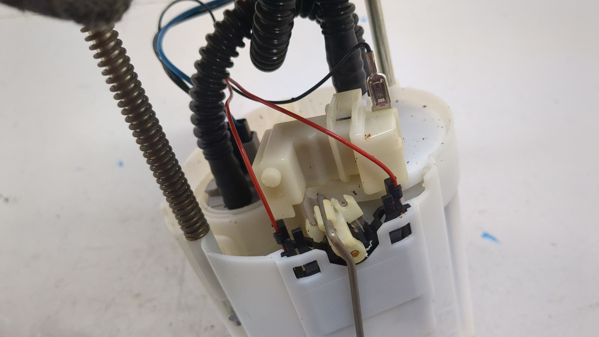 Насос топливный электрический