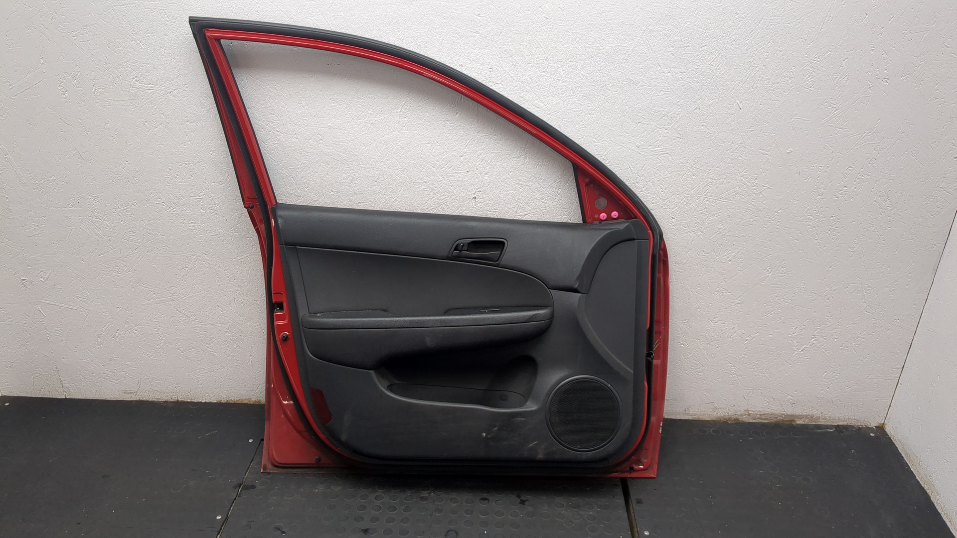 Дверь передняя левая