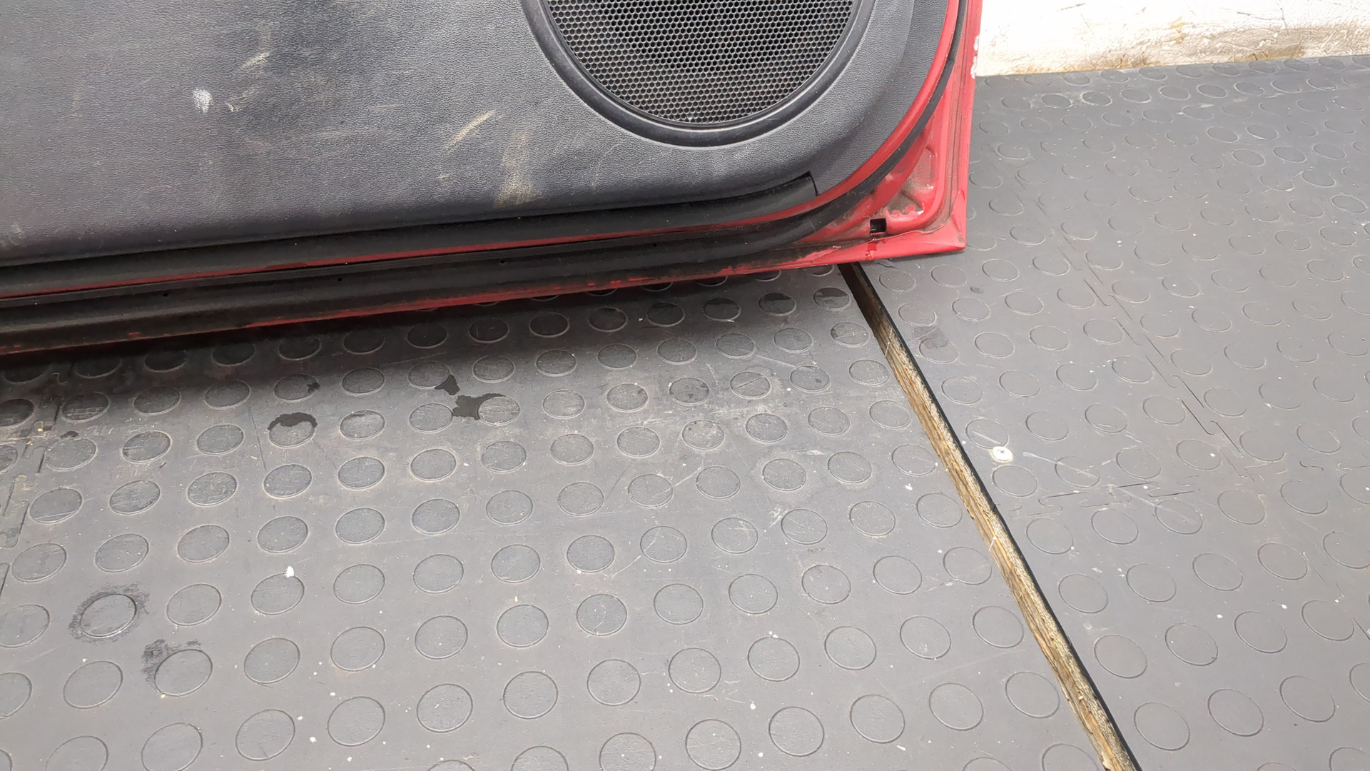 Дверь передняя левая