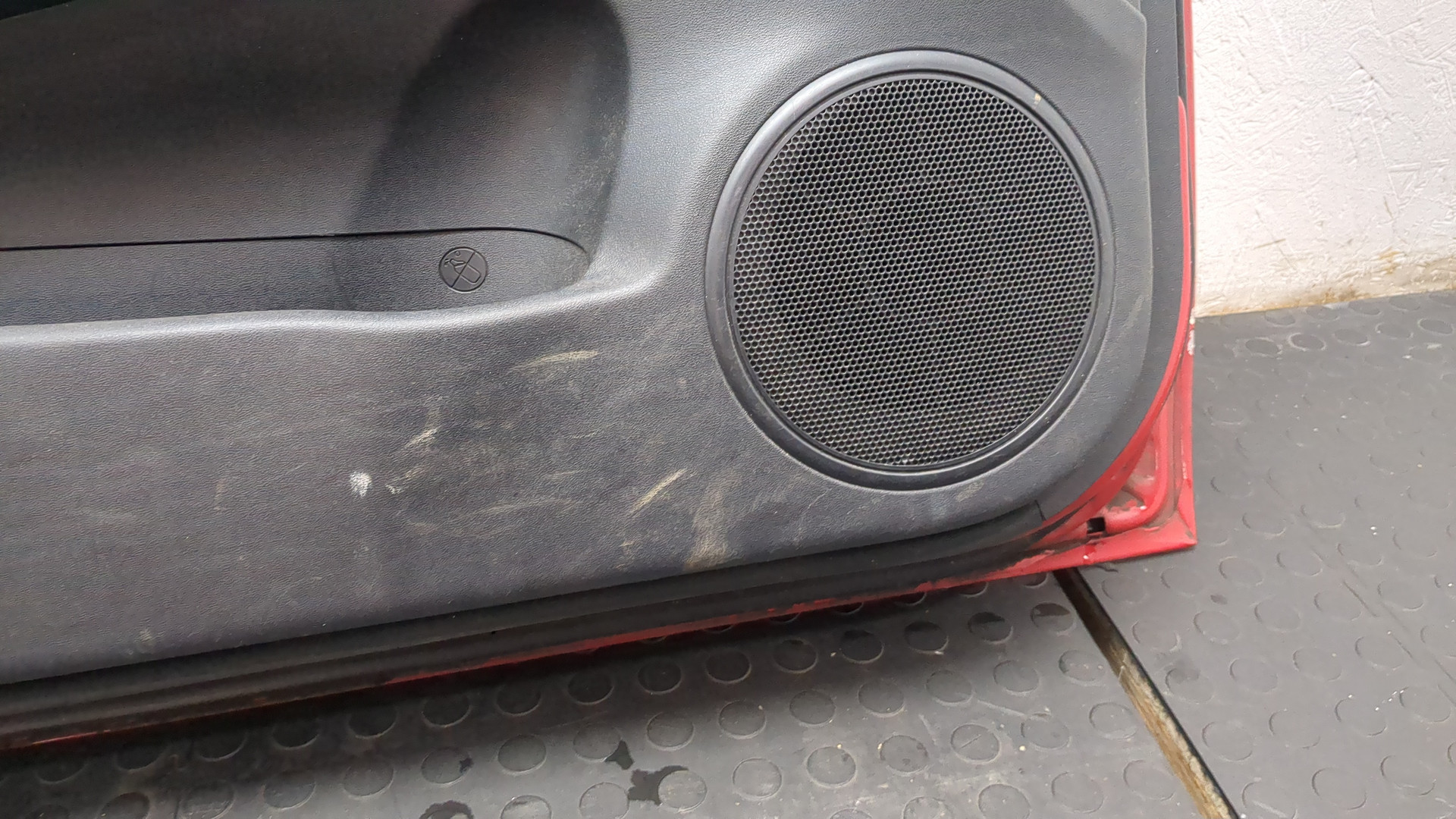 Дверь передняя левая