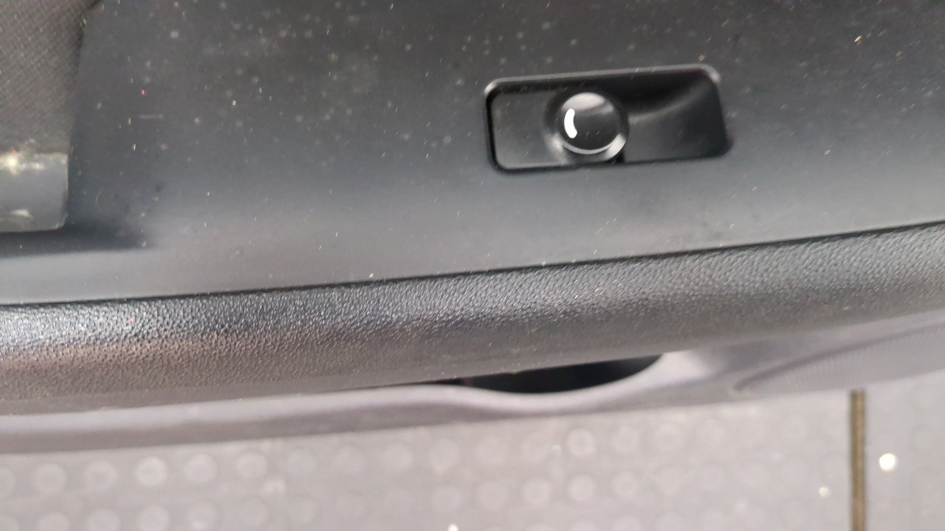 Дверь передняя левая