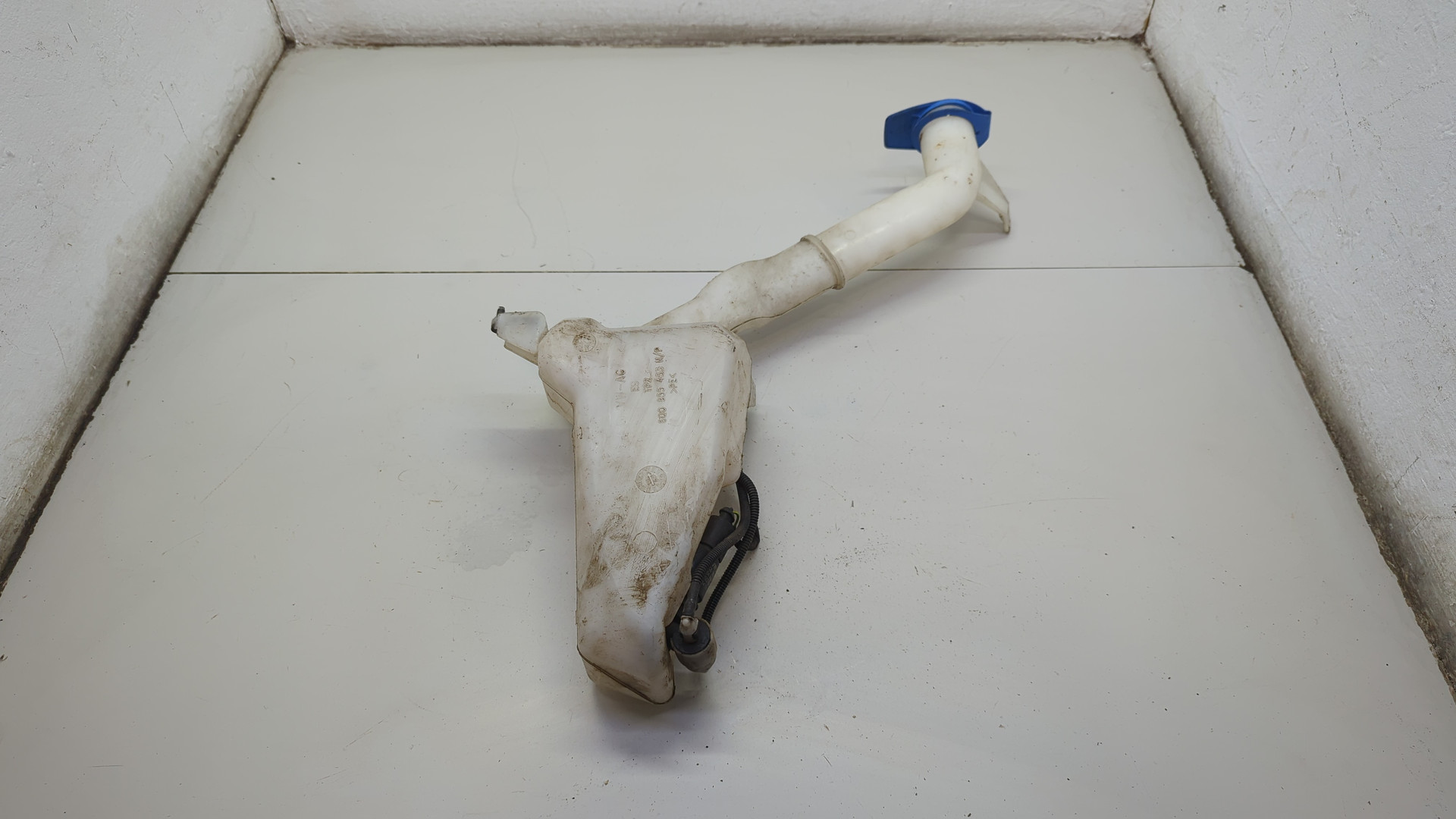 Бачок омывателя лобового стекла