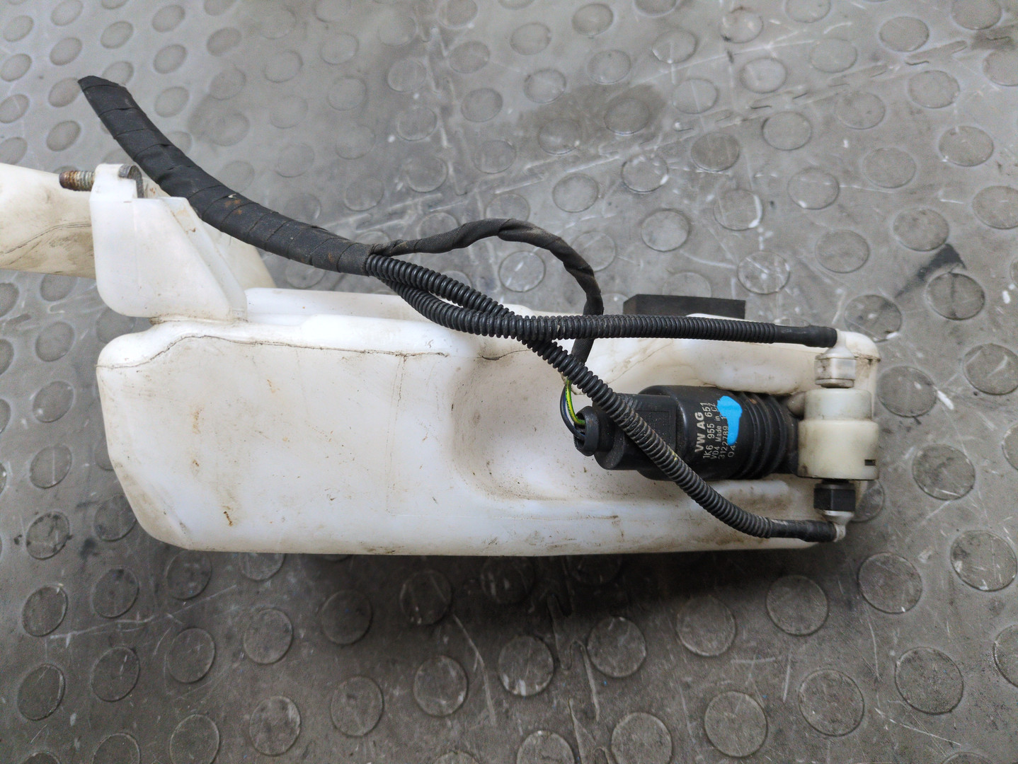 Бачок омывателя лобового стекла