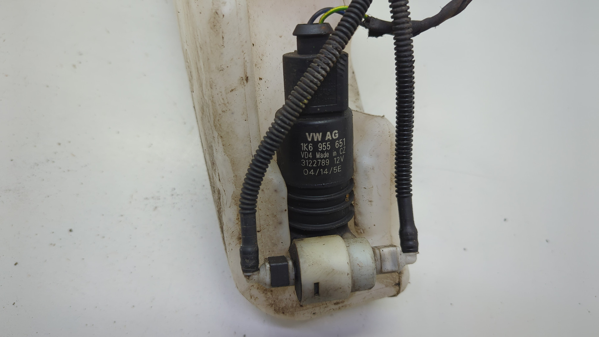 Бачок омывателя лобового стекла