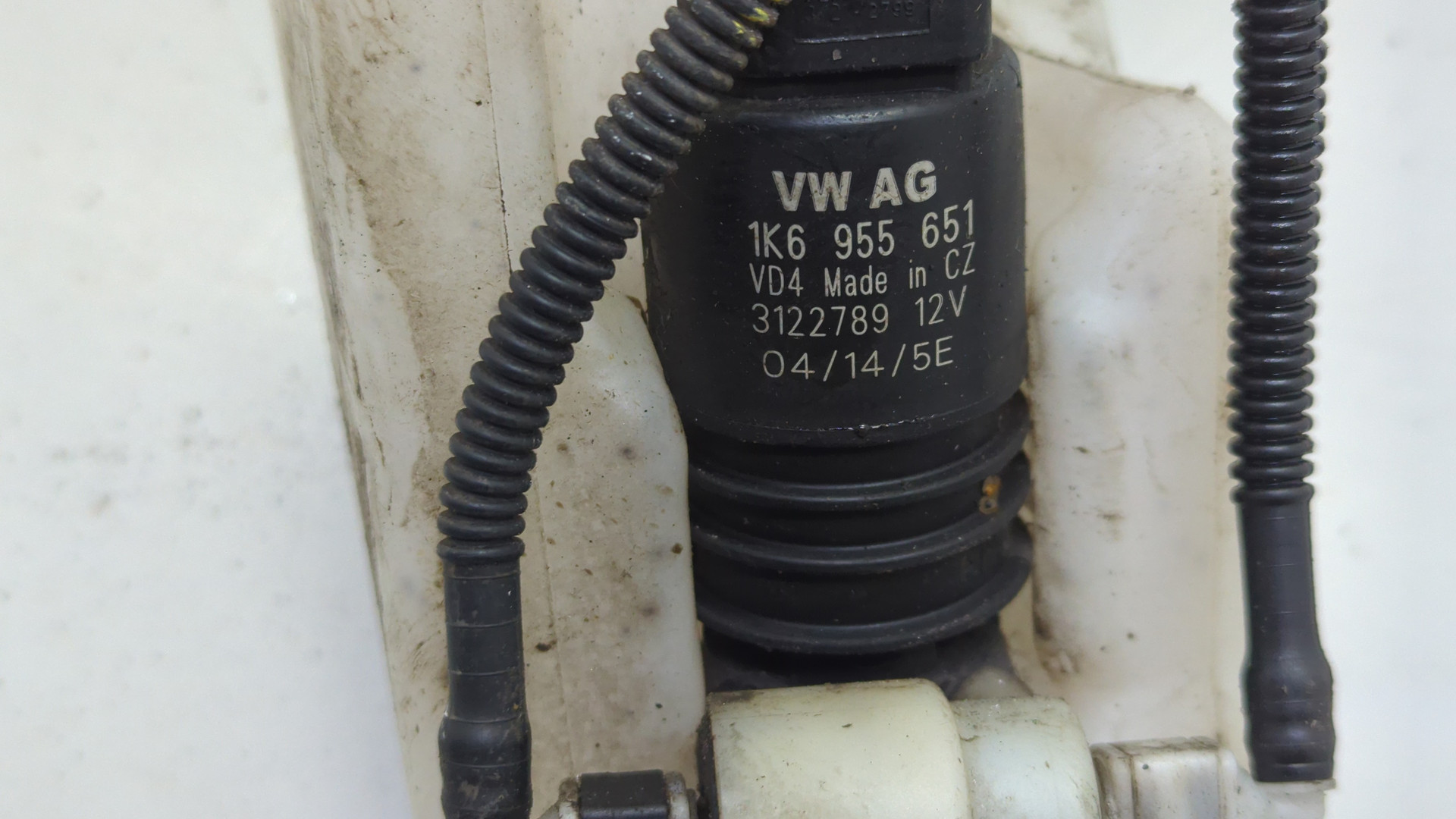 Бачок омывателя лобового стекла