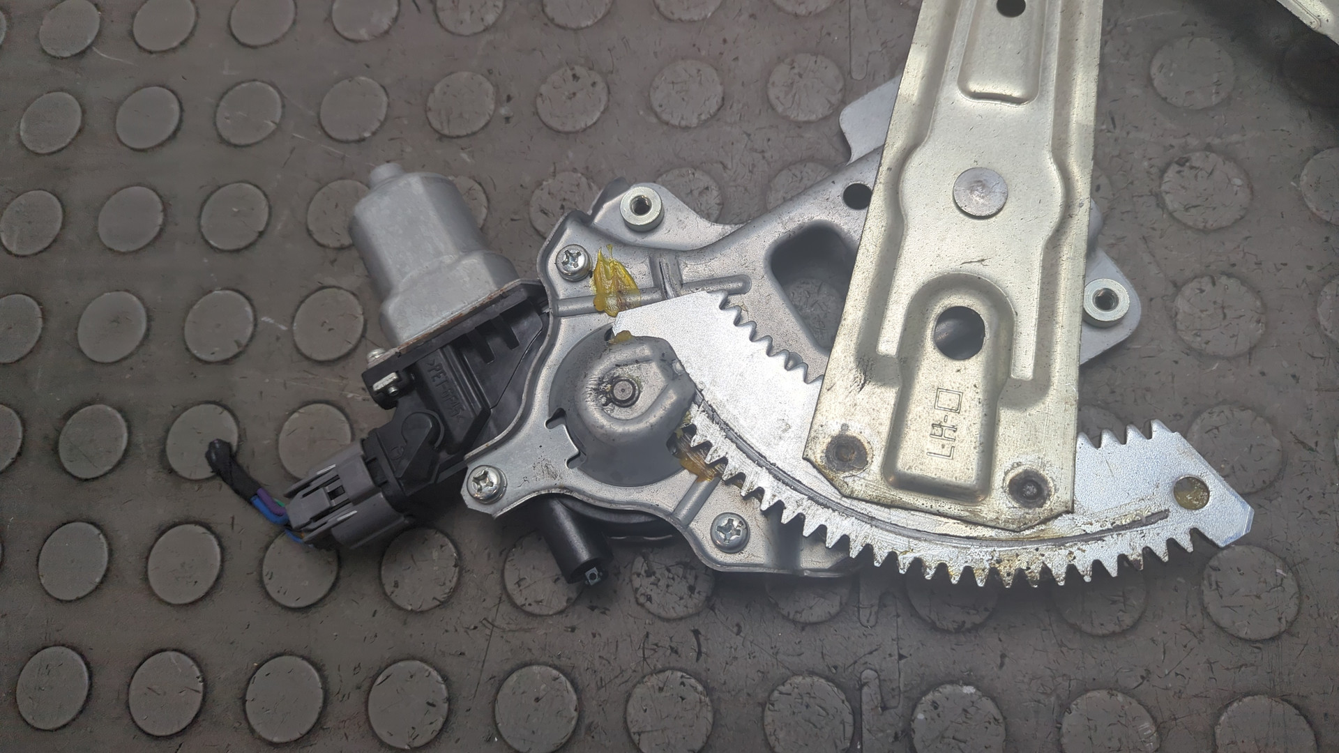 Стеклоподъемник электр. передний левый