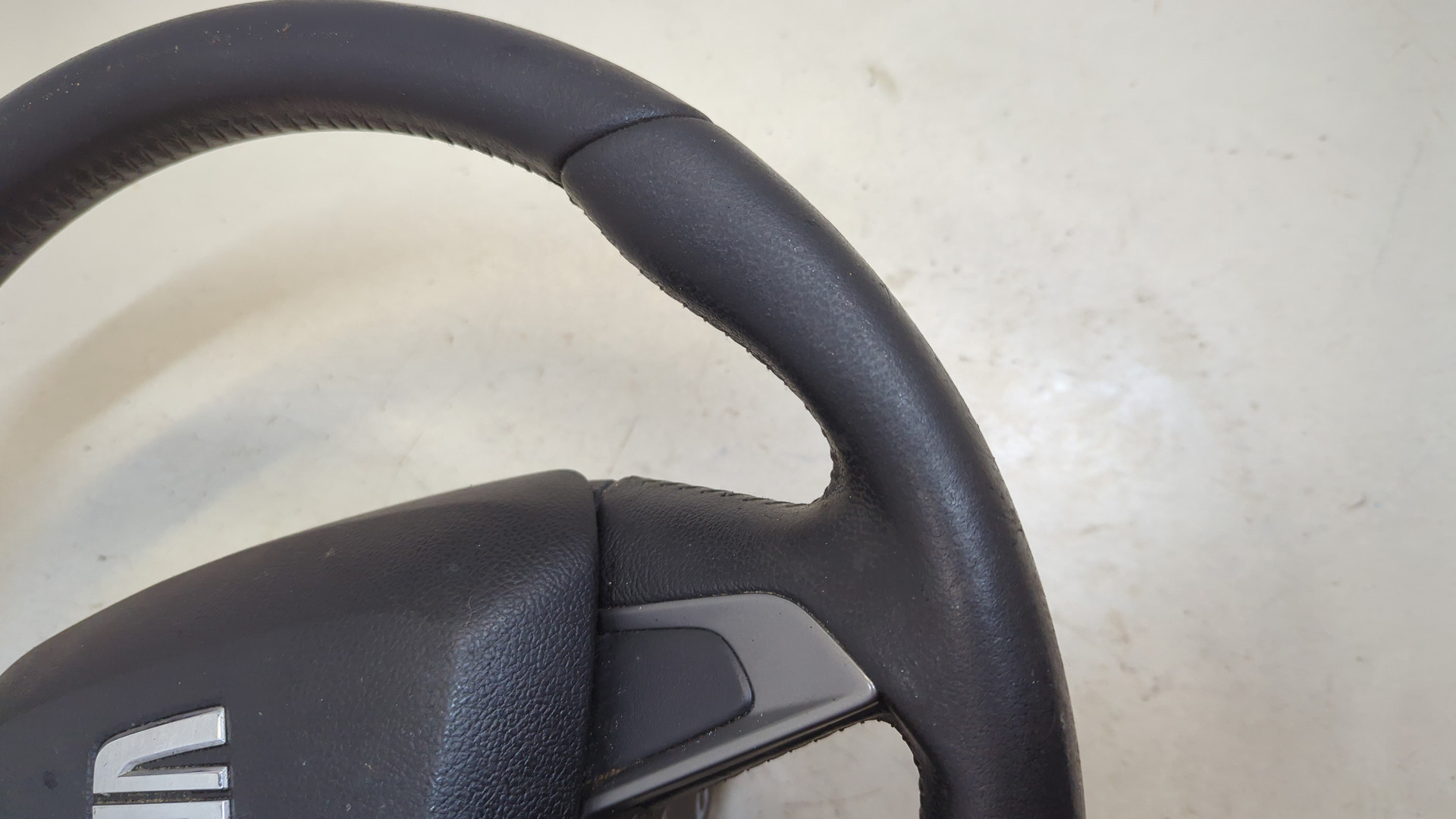 Рулевое колесо (руль)