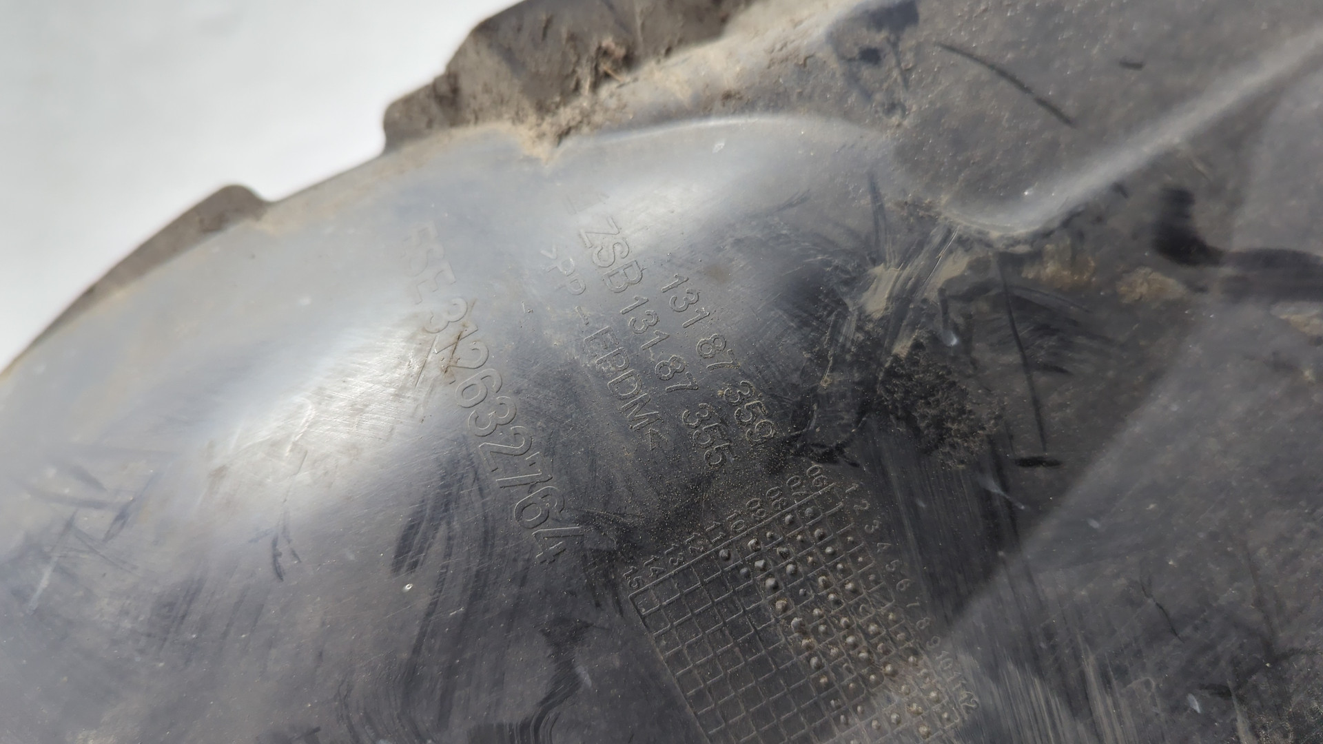 Локер передний правый