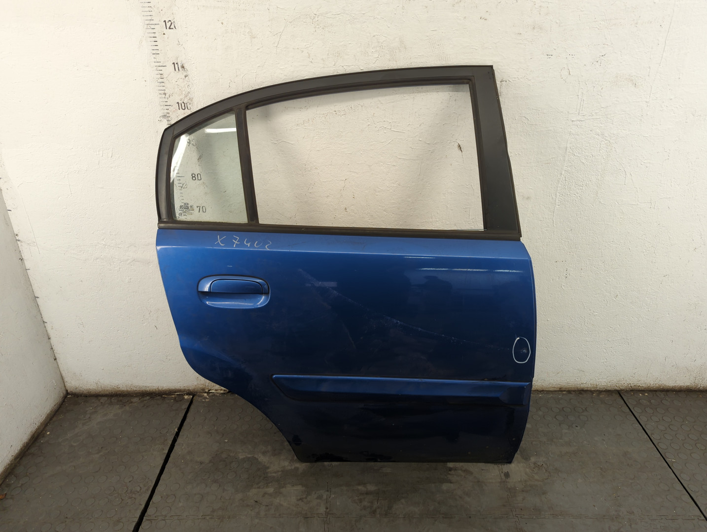 Дверь задняя правая