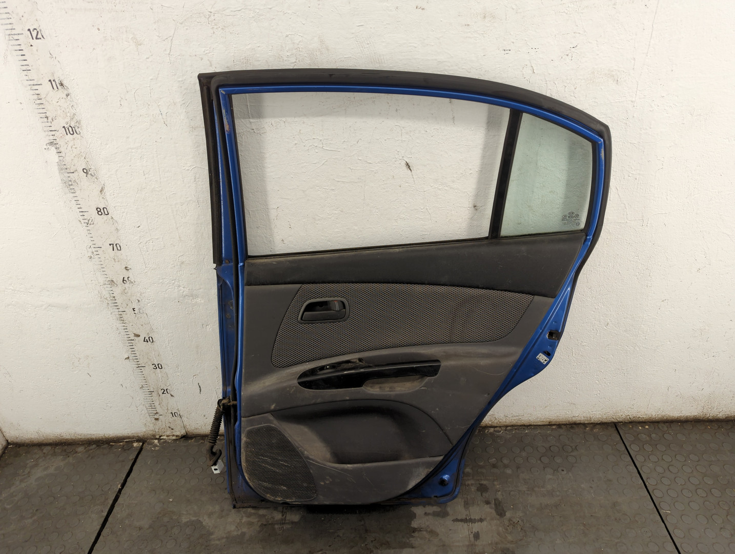 Дверь задняя правая