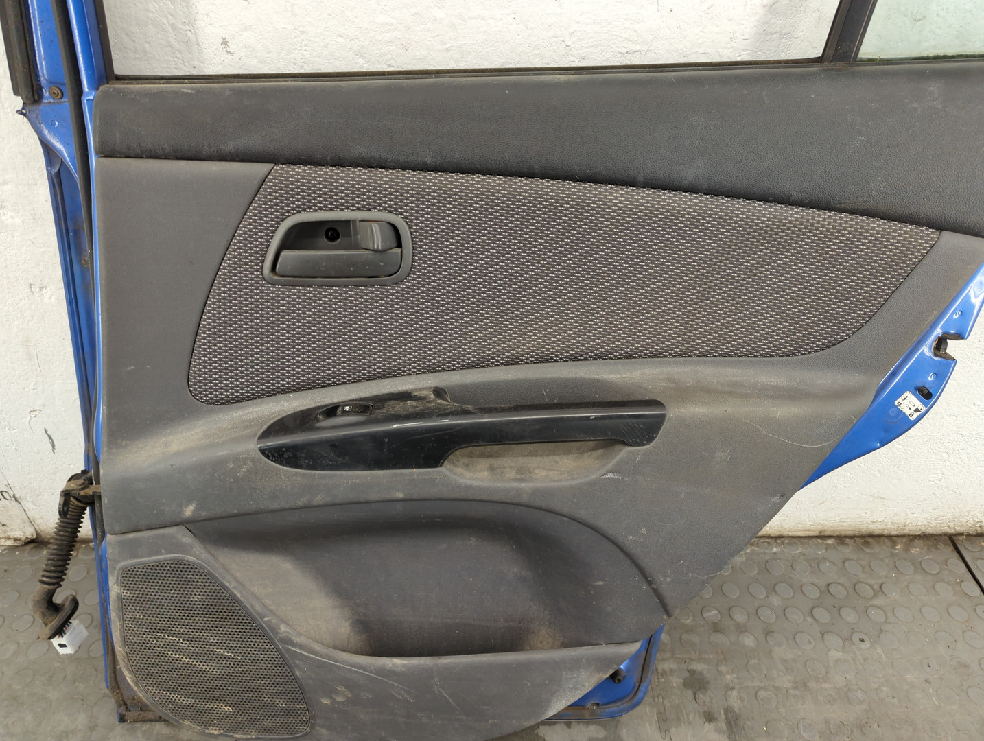 Дверь задняя правая