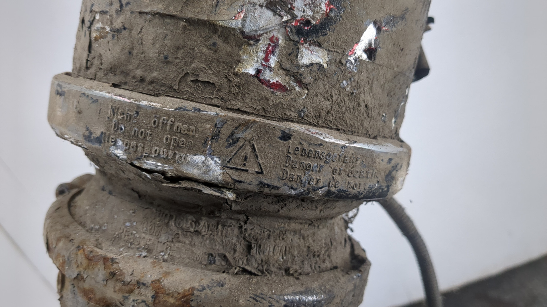 Кулак поворотный передний правый